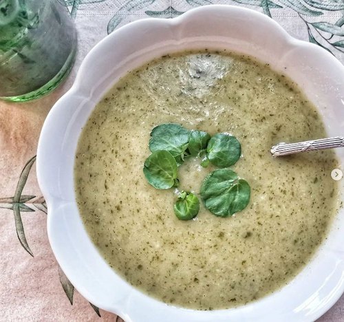 Dès 15/18 mois : Souper - Velouté de cresson (Cresson, épinard, mâche, crème fraiche, orange, Semoule, Tomate)  Texture "Mouliné" DLC 15/09/2024