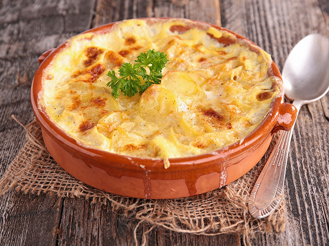 Dès 6/8 mois : Déjeuner - Tartiflette revisitée (carottes, pommes de terre au fromage de vache) et poulet au paprika fumé Texture "Lisse" DLC 05/02/2025
