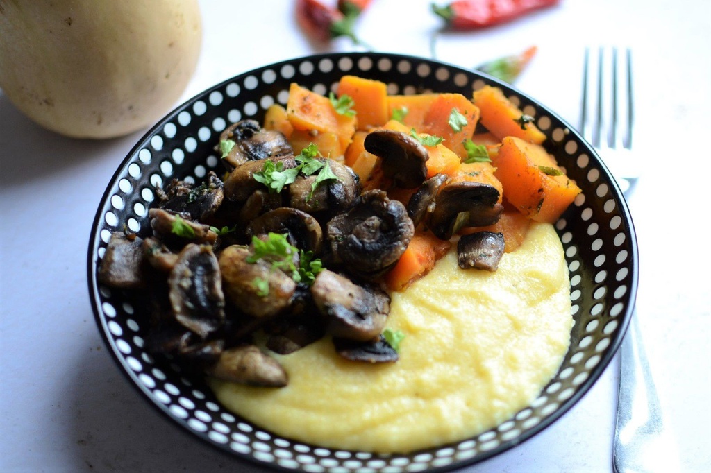 Dès 10/12 mois : Déjeuner - Courge aux champignons, polenta au thym et veau "sauce blanche" (Crème fraiche, citron, Aneth, Mélange 4 épices) Texture "Mouliné" DLC 10/02/2025