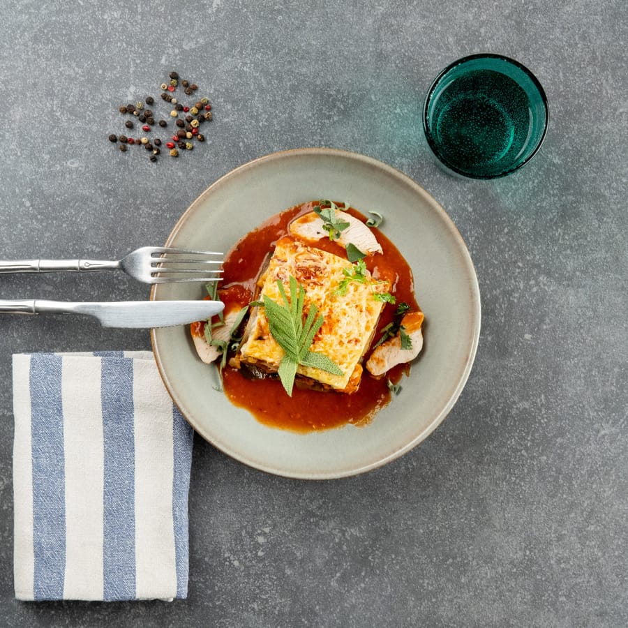 Dès 6/8 mois : Déjeuner - Moussaka revisité pour bébé (aubergines, tomates, pommes de terre, Sauce béchamel) et Filet de dinde Texture "Lisse" DLC 14/07/2025