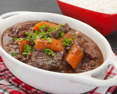 Dès 15/18 mois : Déjeuner - Daube provençale (carottes, tomates, oignon, ail, thym et jus de raisin) et polenta et filet de Bœuf Texture "Morceaux" DLC 29/07/2025